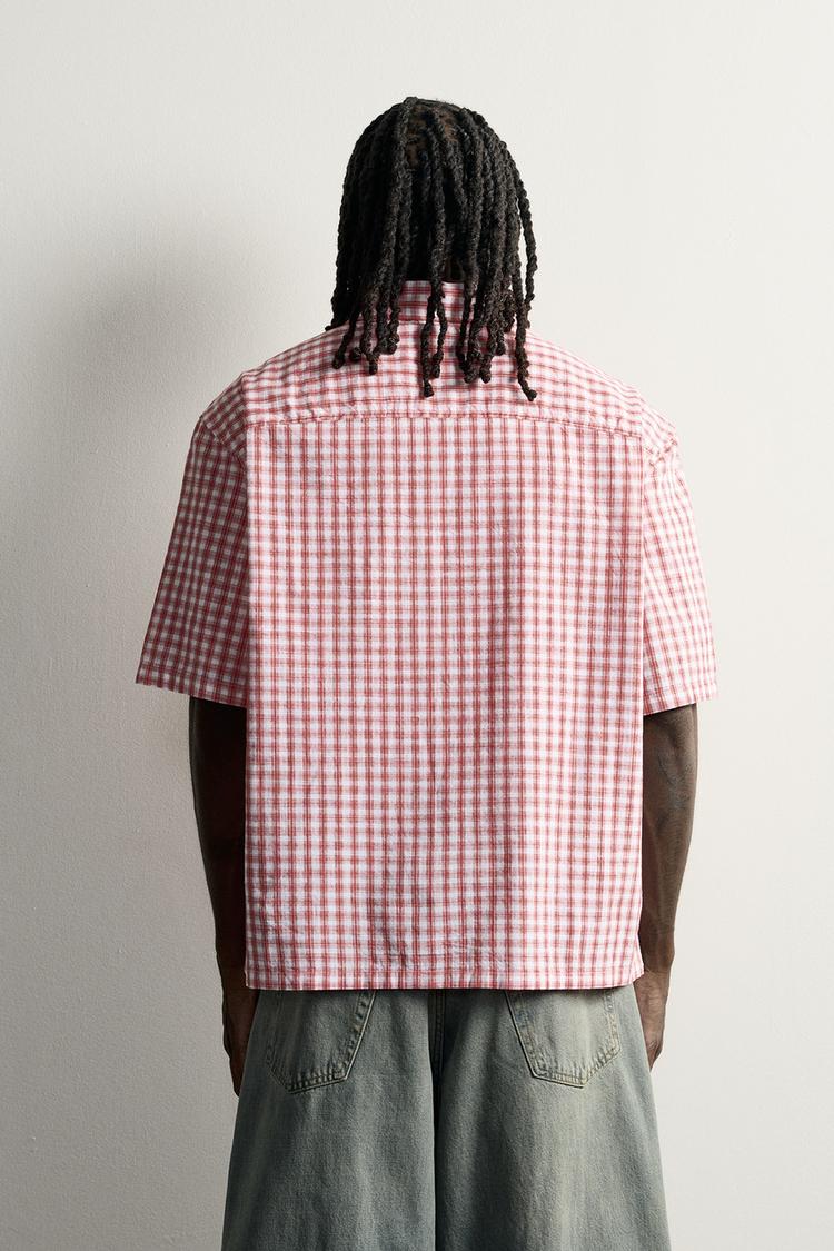 CAMISA A CUADROS CORTE RELAJADO CON TEXTO BORDADO 3