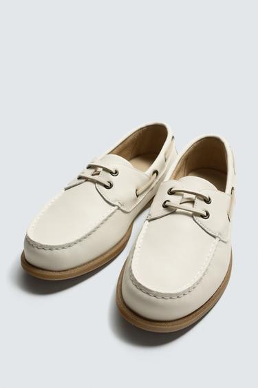 CHAUSSURES BATEAU EN CUIR - Blanc de Zara - Image 1