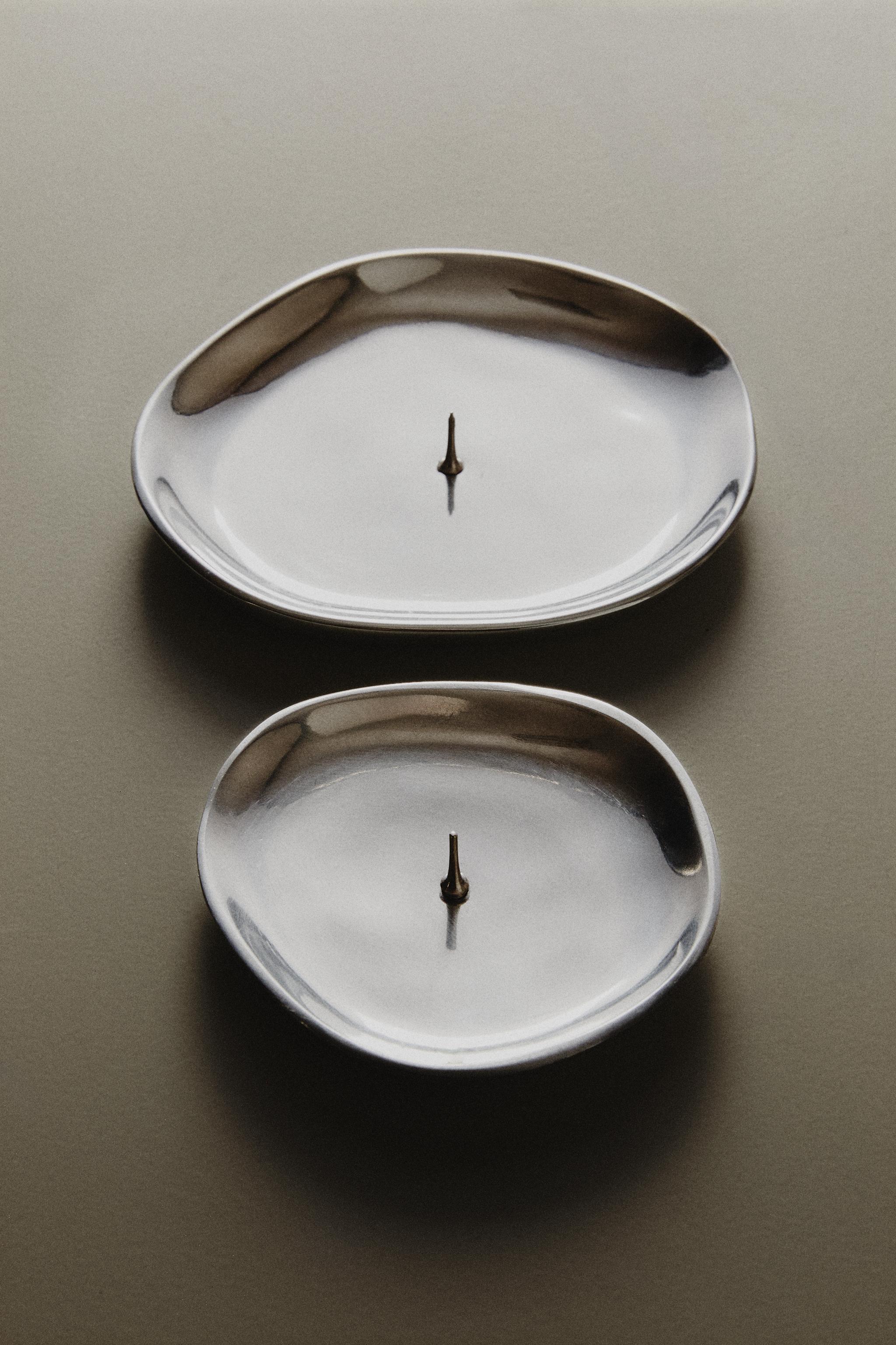 SILVER ALUMINUM TEALIGHT HOLDER