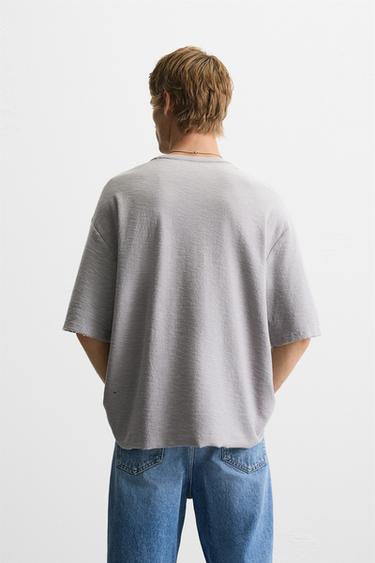T-SHIRT EN MAILLE IMPRIMÉ DÉLAVÉ - Gris perle de Zara - Image 2
