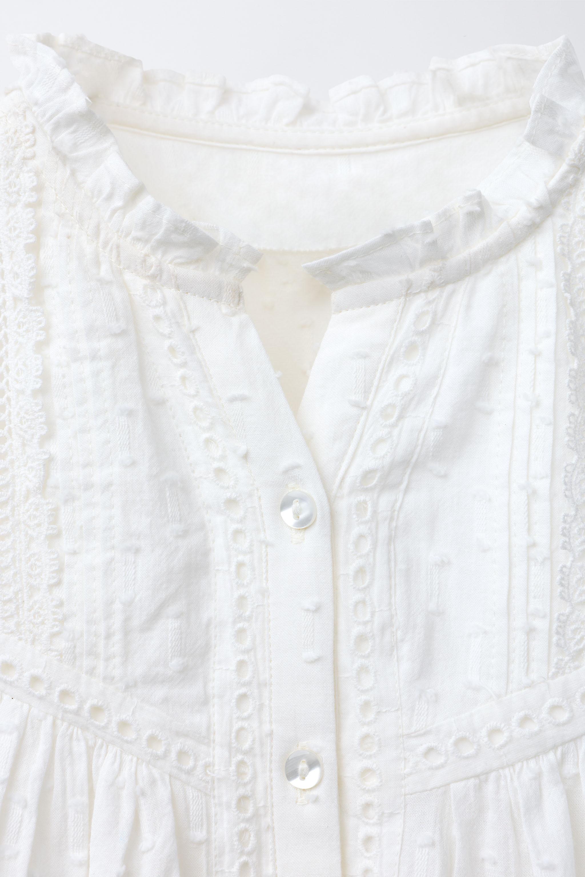 CHEMISE ROMANTIQUE EN PLUMETIS