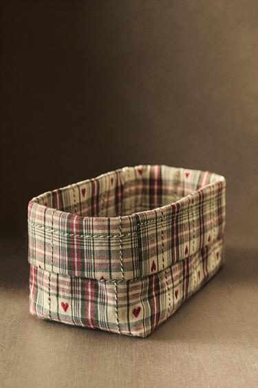 CHRISTMAS BREAD BASKET WITH HEARTS - Red by Zara - Image 4