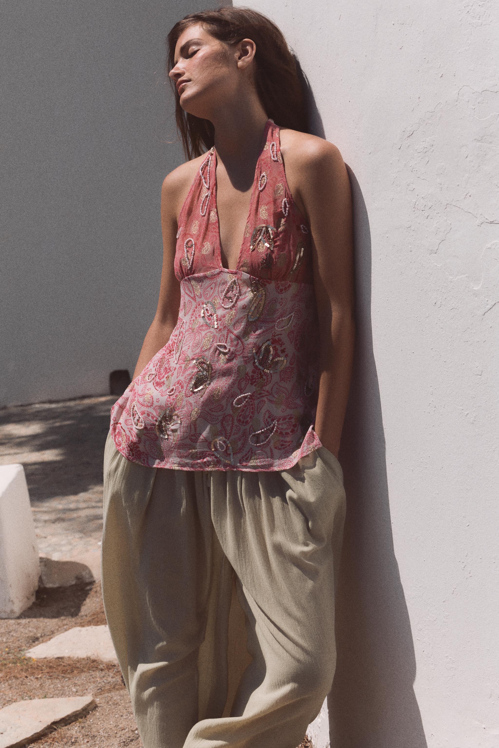 TOP HALTER EN CRÊPE GEORGETTE IMPRIMÉ ET FANTAISIE