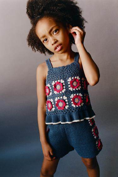 KNIT BERMUDA SHORTS WITH CROCHET FLOWERS - Blue by Zara