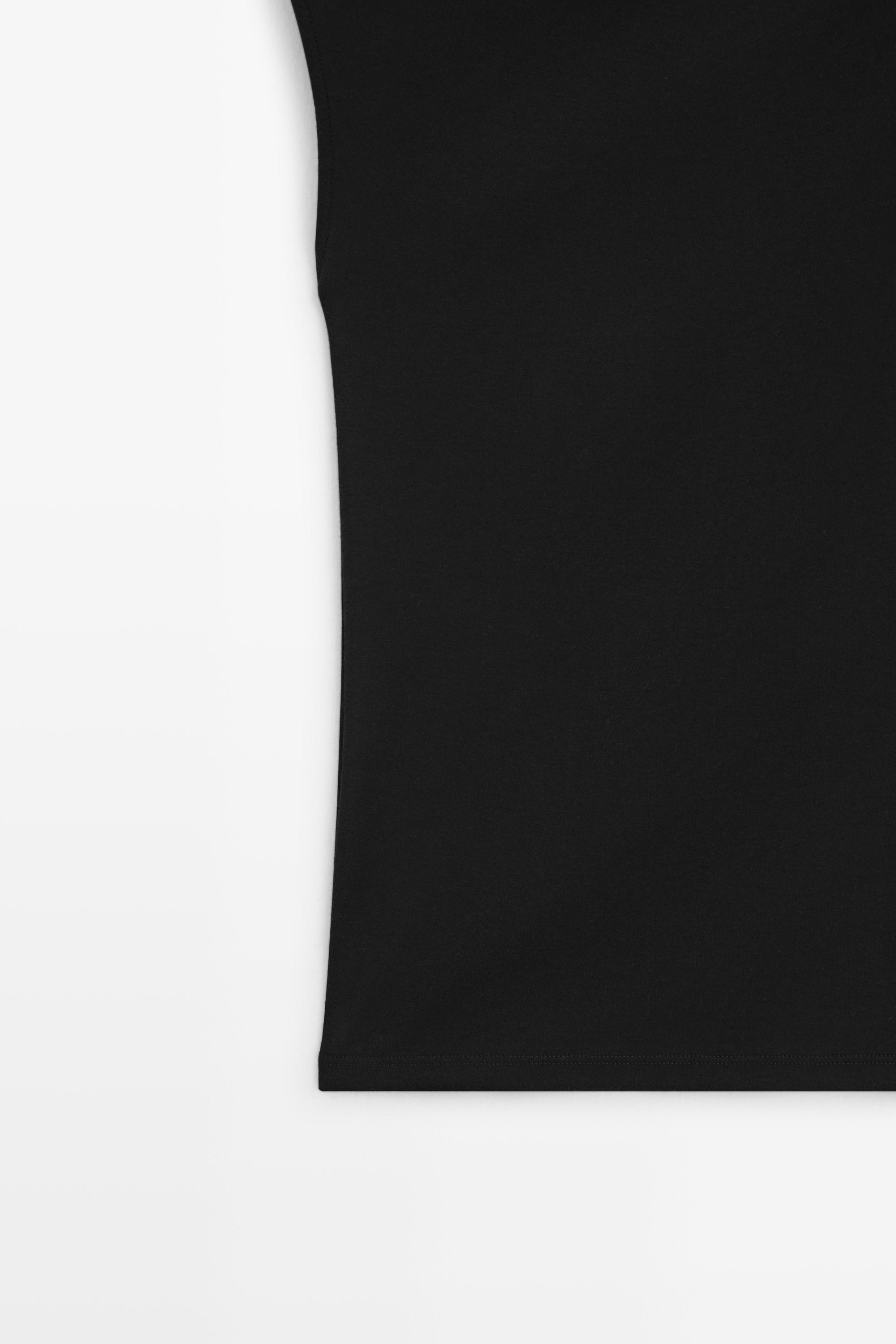 Asymmetric metal detail top