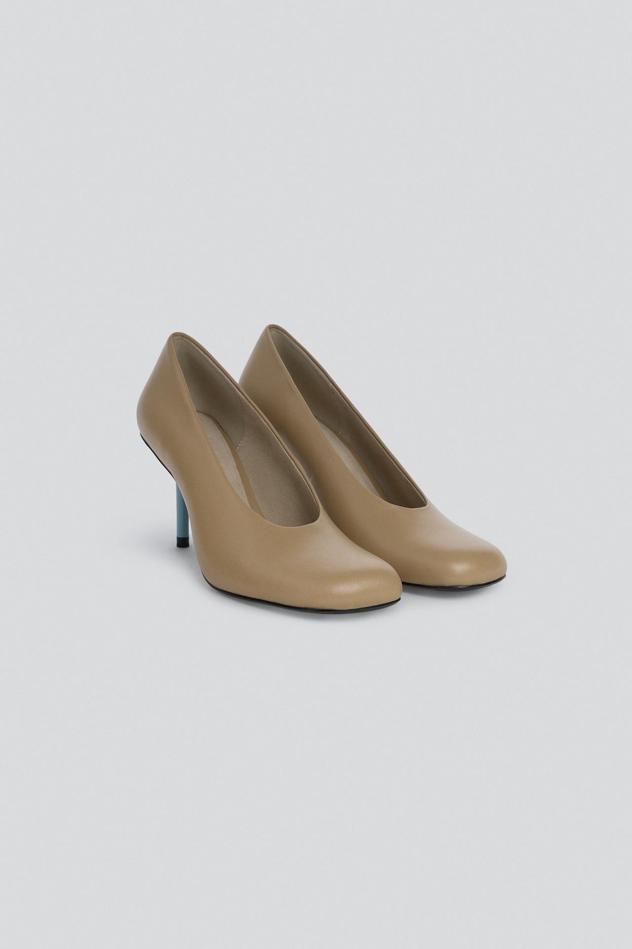 LIMITED EDITION LEATHER HEELED SHOES — Taupe Gray