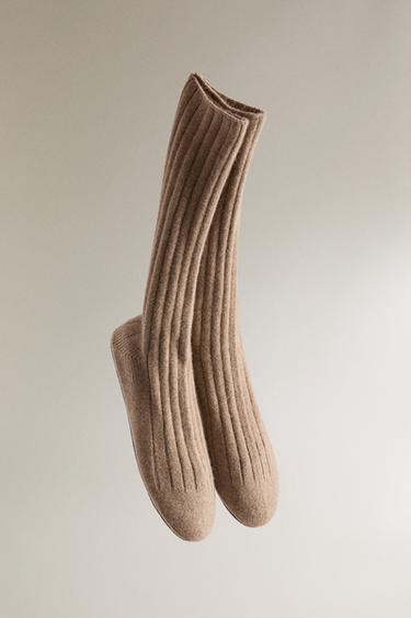 CHAUSSETTES CACHEMIRE - Marron sable de Zara - Image 1