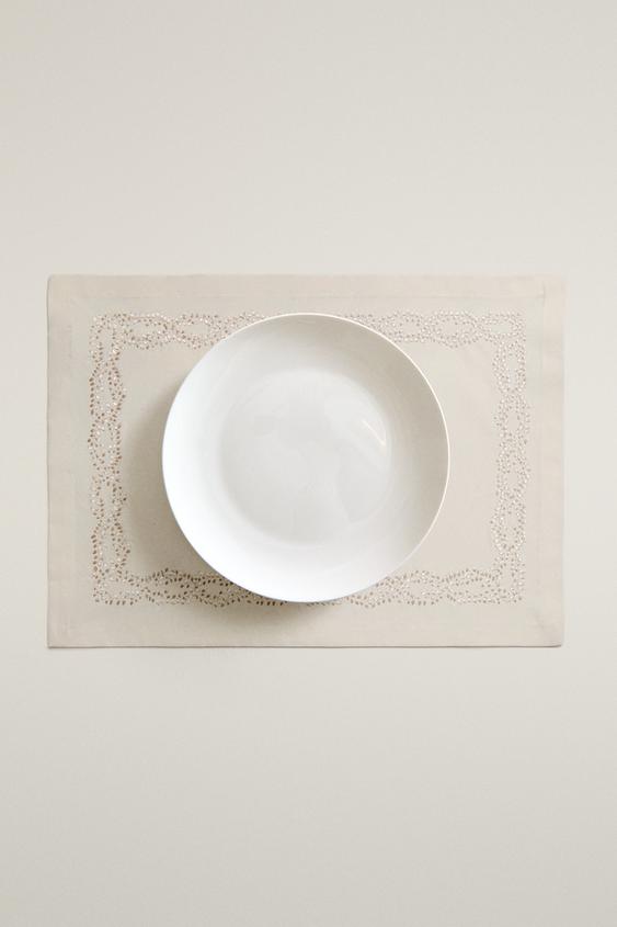 SET DE TABLE BRODÉ - Jaune de Zara - Image 4