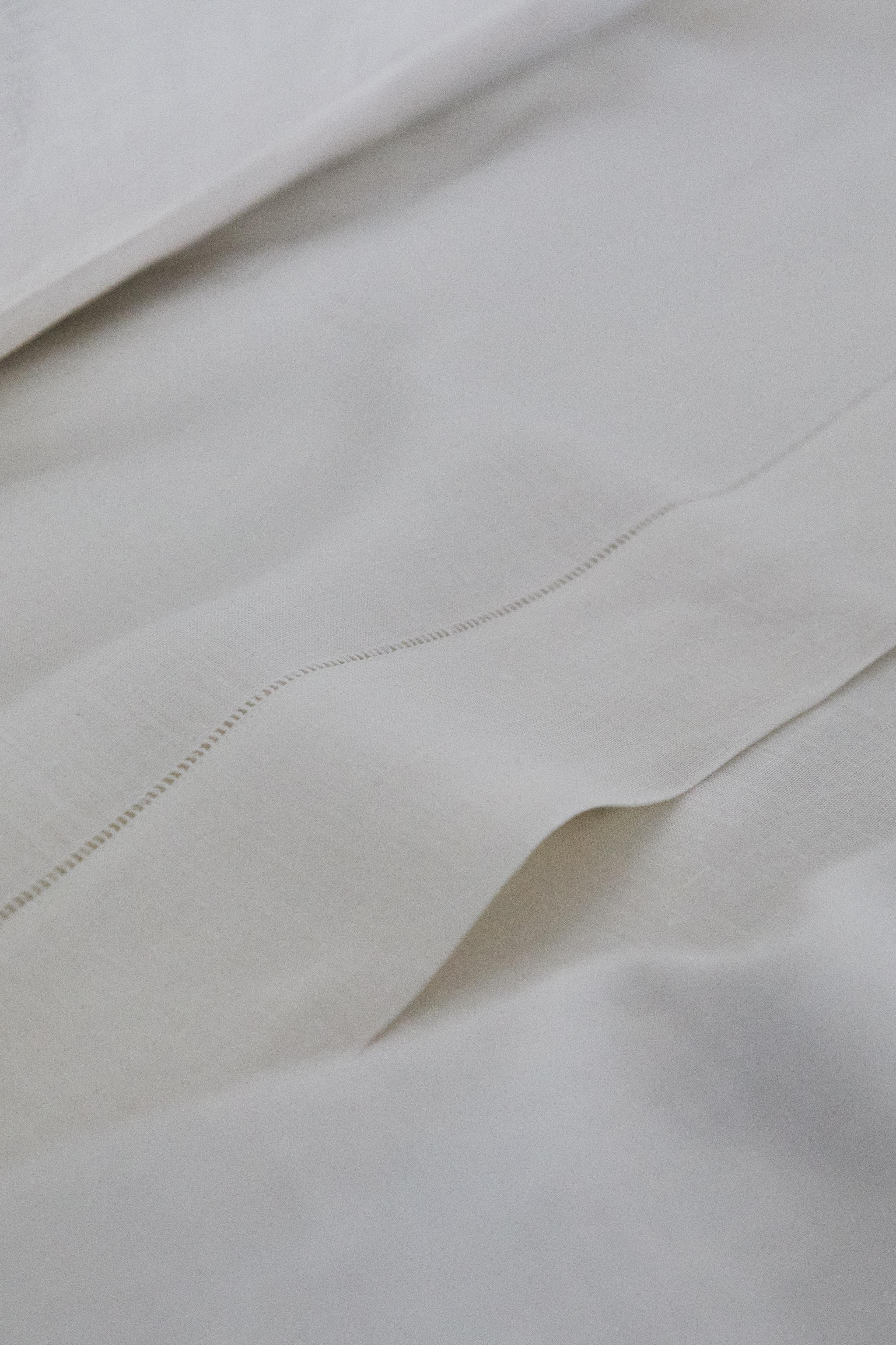 LINEN HEMSTITCHED FLAT SHEET