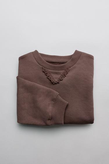 Zara DUKSERICA SA DETALJEM MREŽASTE TEKSTURE – čokolada