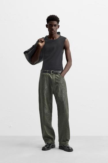 КОЖАНЫЕ БРЮКИ ИЗ ЖАТОЙ ТКАНИ — ТЕМНО-ЗЕЛЕНЫЙ от Zara — изображение 0