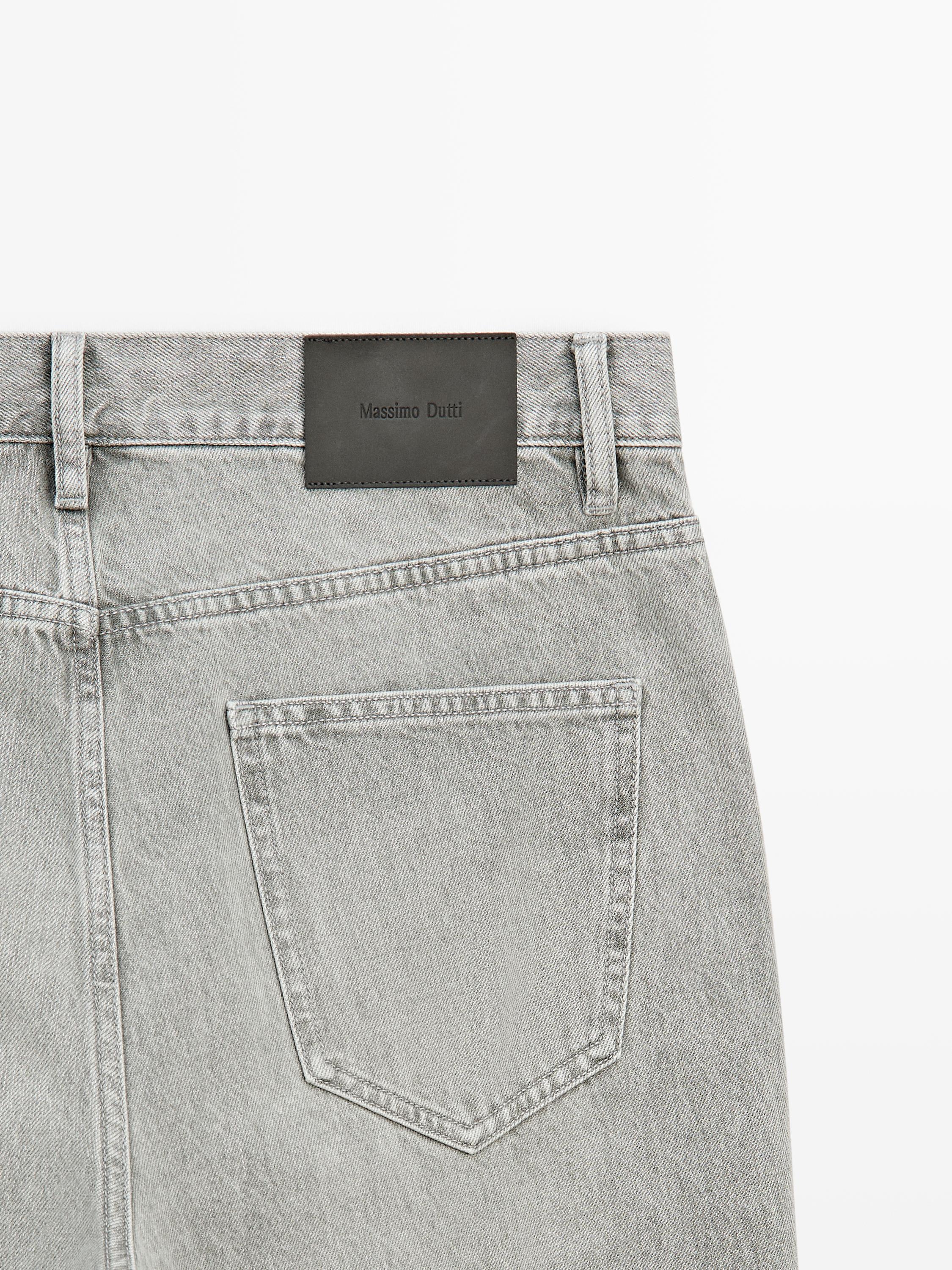 Straight-leg jeans