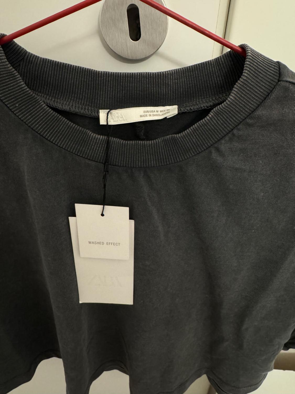 FADED-EFFECT CAPE T-SHIRT - Image 3