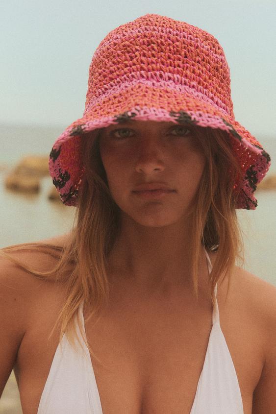 ZARA FUCHSIA LOBSTER BRAIDED BUCKET HAT Zara LOBSTER BRAIDED BUCKET HAT at Mall of America® in  main image 3
