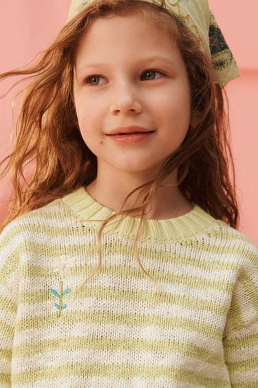 PULL EN MAILLE RAYÉ FLEUR BRODÉE ÉDITION LIMITÉE - Citron vert de Zara - Image 2