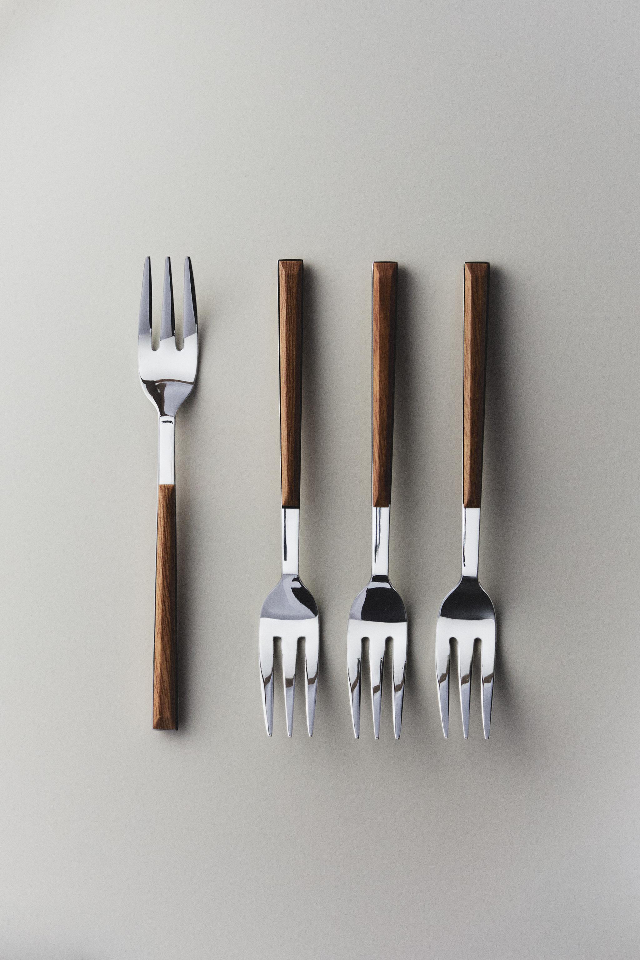 WOOD-EFFECT HANDLE DESSERT FORKS (PACK OF 4)