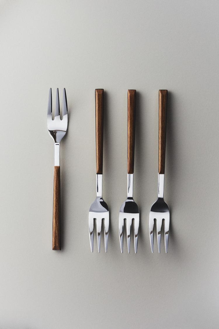 WOOD-EFFECT HANDLE DESSERT FORKS (PACK OF 4) — Brown