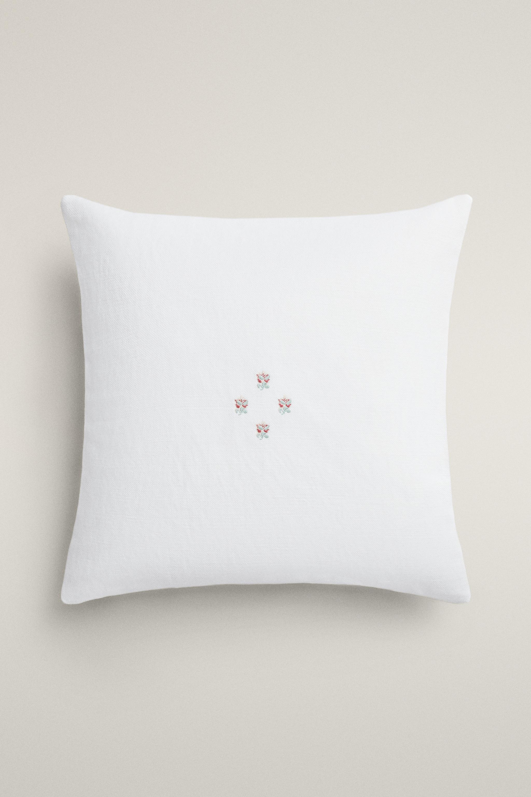 STRAWBERRY THROW PILLOW COVER — Oyster-white