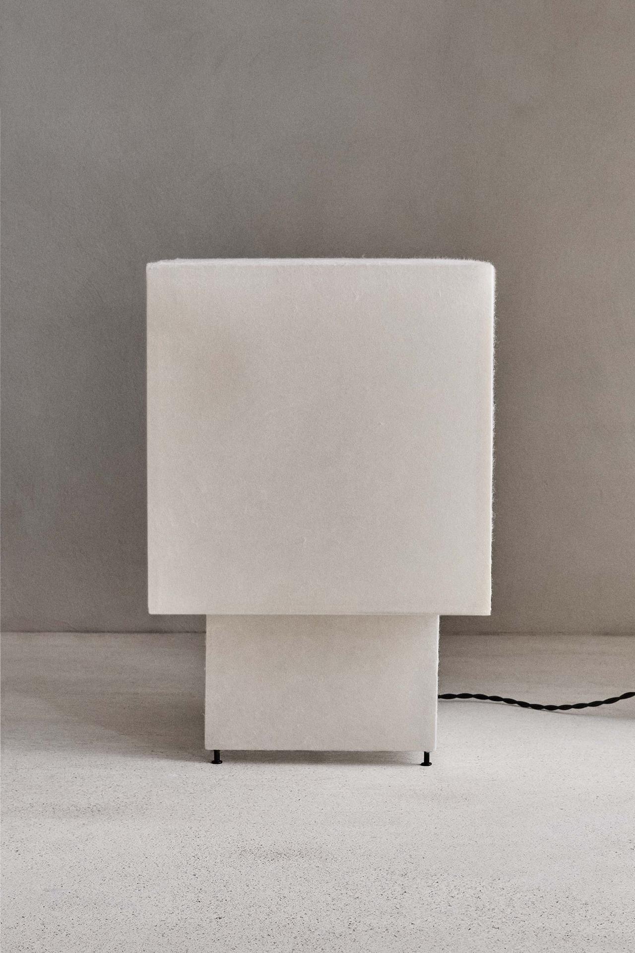 TABLE LAMP M 02 — Ecru