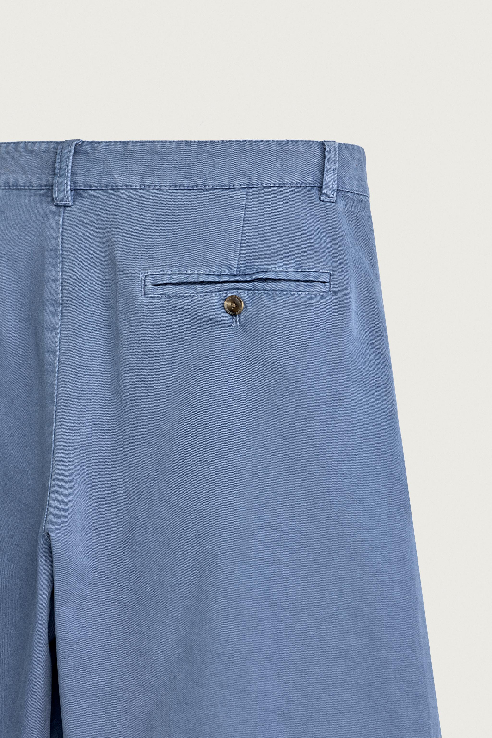 PLEATED REGULAR FIT BERMUDA SHORTS