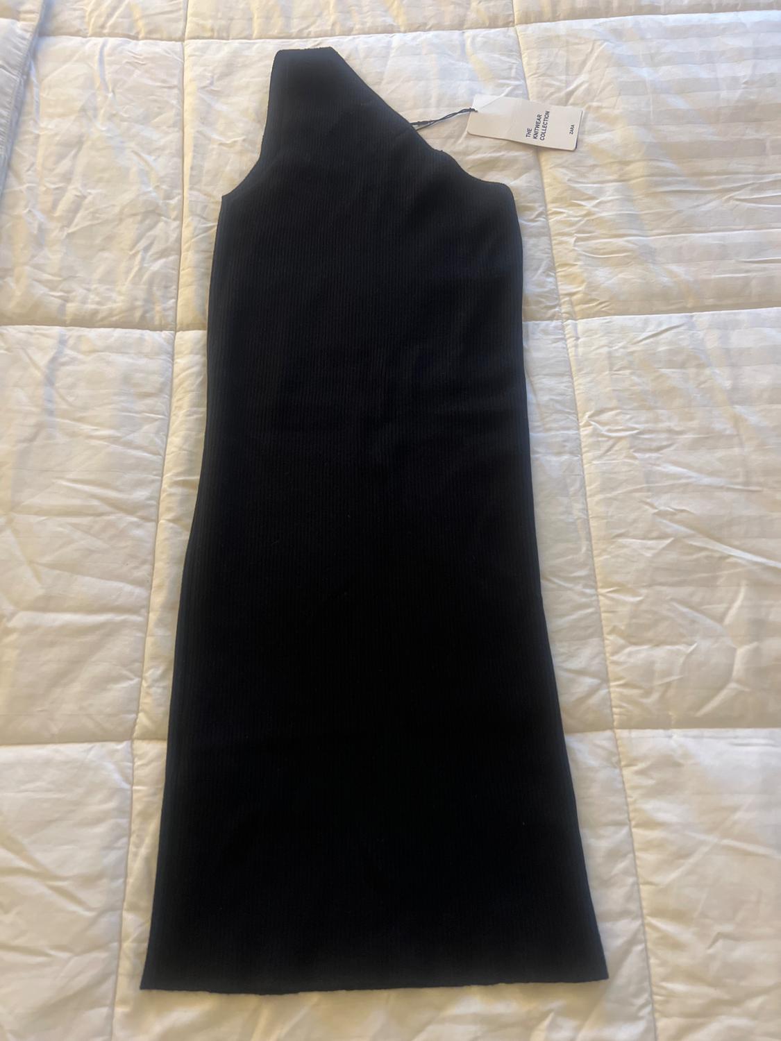 ZARA ONE SHOULDER BLACK RIBBED TOP FROM THE KNITWEAR COLLECTION - Image 2