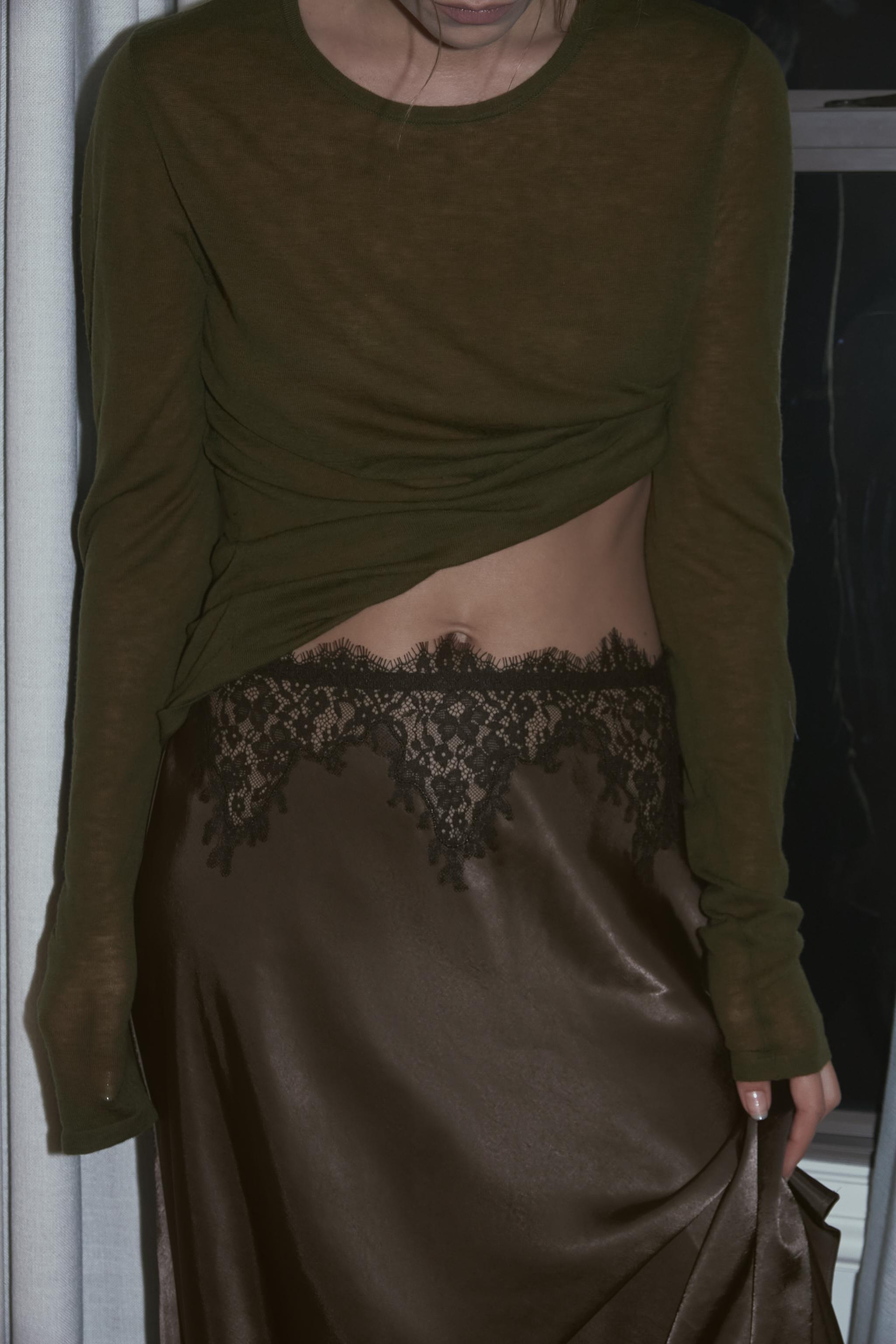 SATIN EFFECT LACE SKIRT