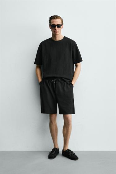 RELAXED FIT TEXTURED T-SHIRT - Black by Zara