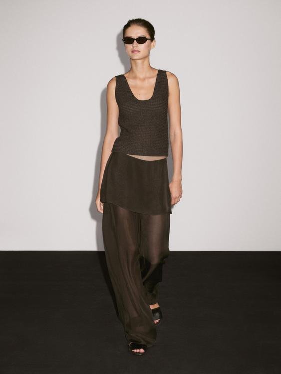 Cotton blend knit top with round neckline