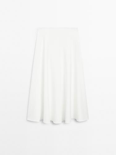 Falda fluida vuelo - STUDIO - Blanco de Zara