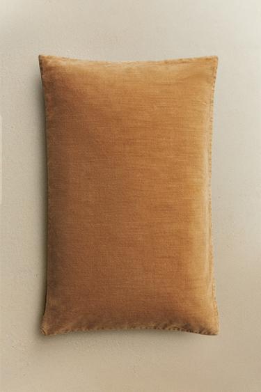 VELVET CUSHION COVER - Beige by Zara - Image 4