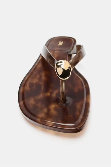 САНДАЛИИ НА ПЛОСКОЙ ПОДОШВЕ С ДЕКОРОМ — Разноцветный от Zara