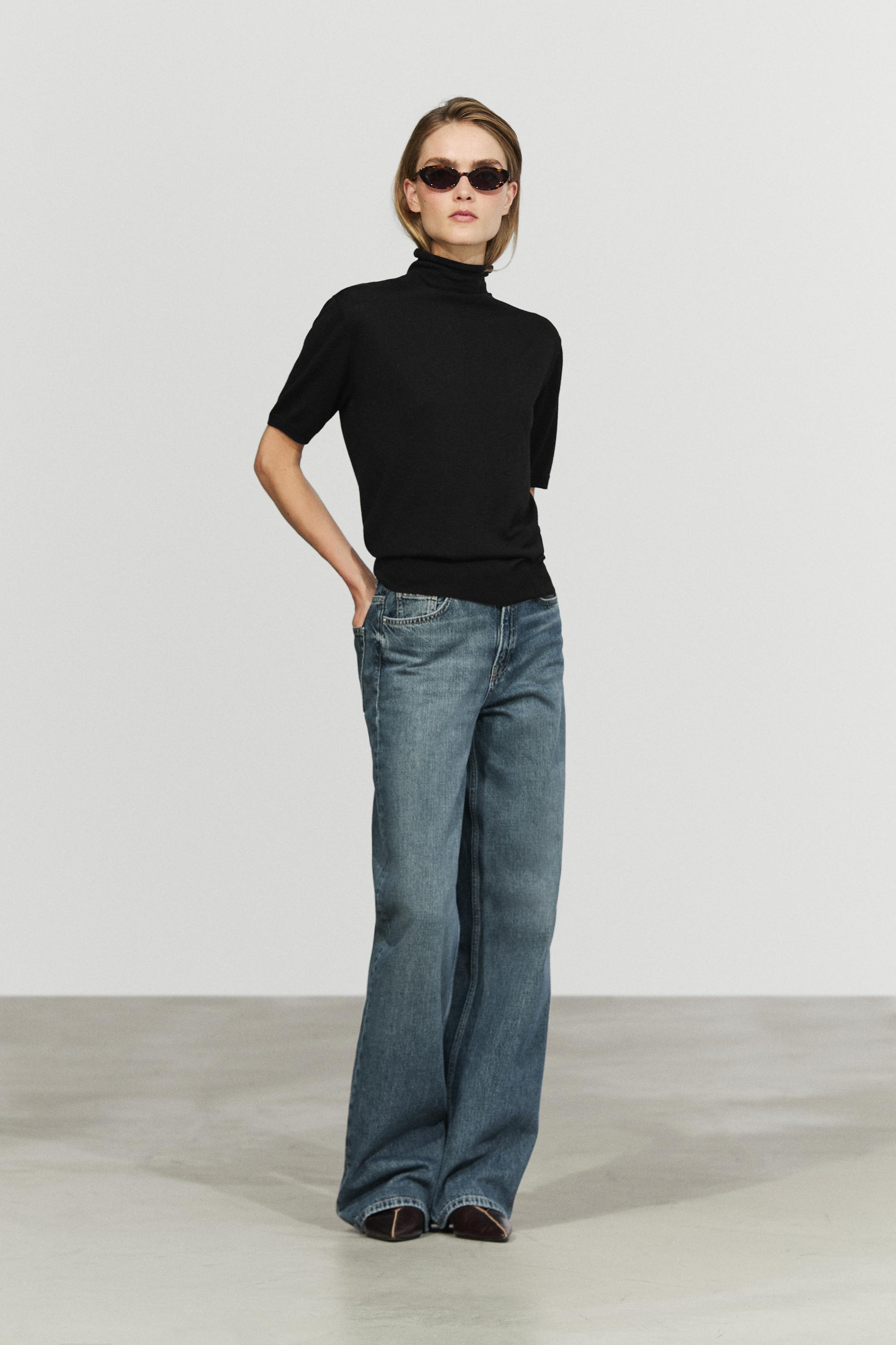 Short sleeve turtleneck knit sweater