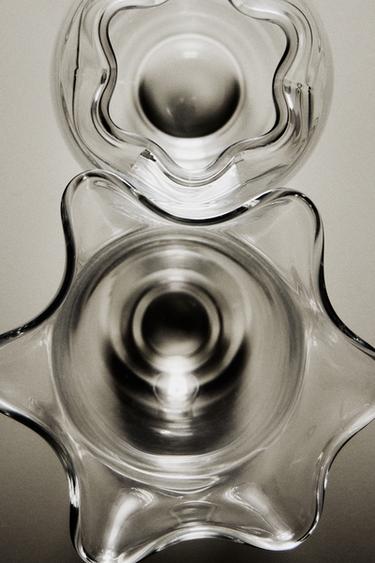 WAVY TRANSPARENT GLASS VASE - Transparent by Zara