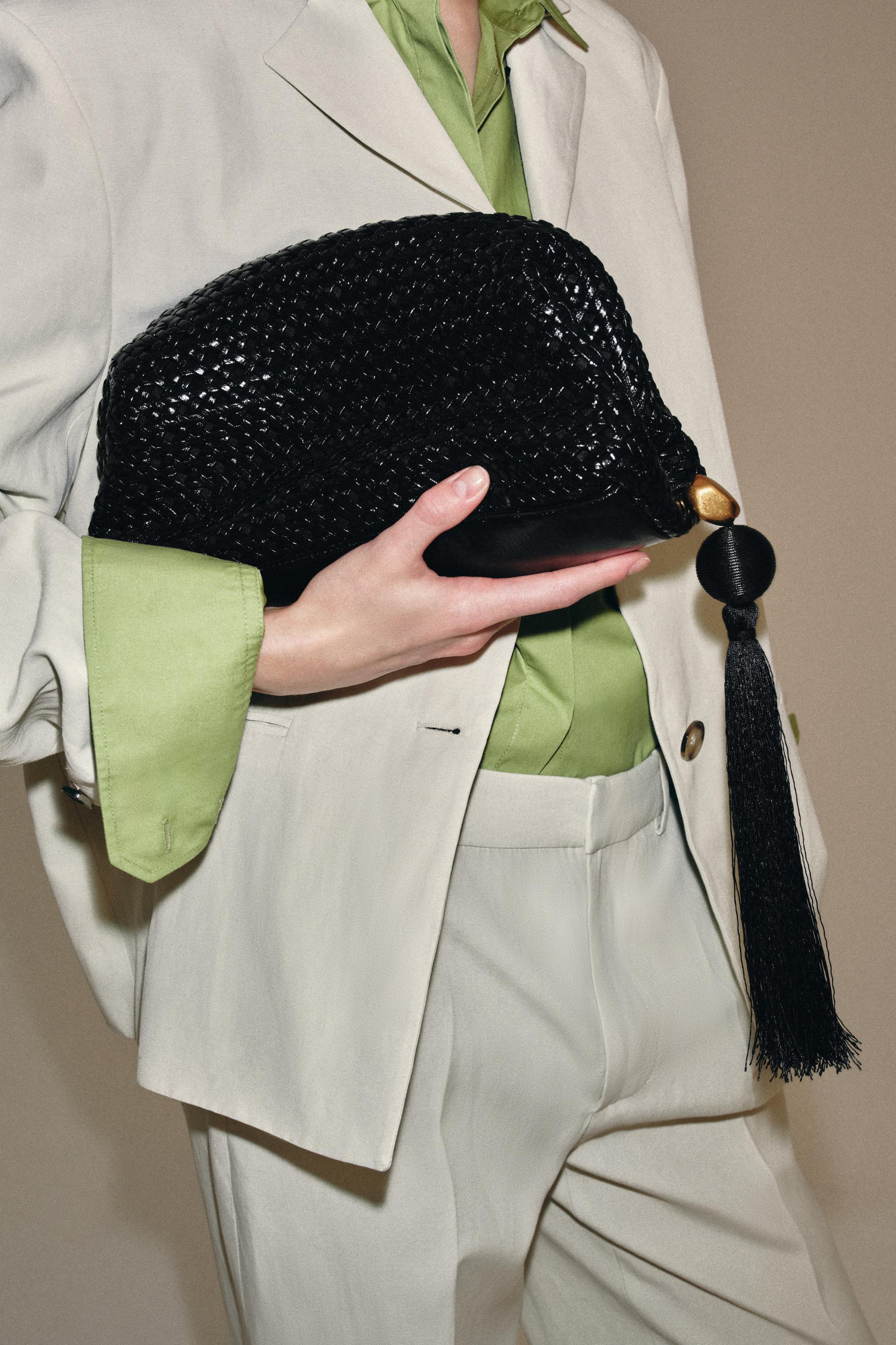 WOVEN POUCH BAG — Black