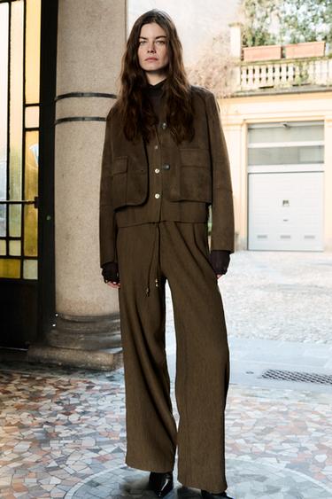 CAZADORA EFECTO ANTE BOLSILLOS - Khaki de Zara