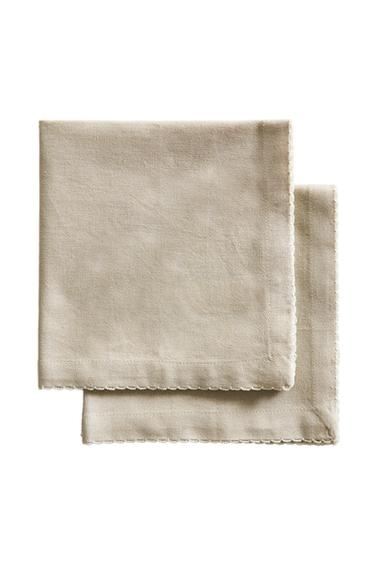 حزمة فوط مائدة متموجة (حزمة 2 قطعة) - بيج فاتح الخاص بـ Zara