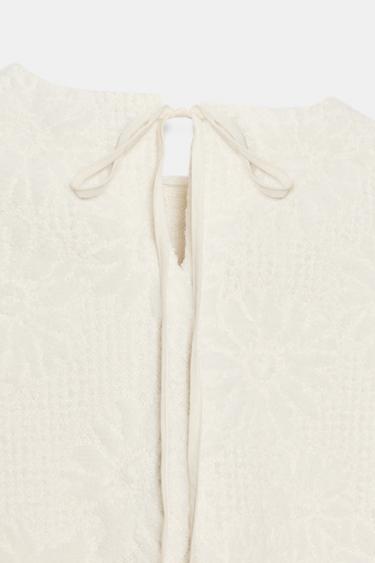 TOP EN MAILLE À MANCHES BOUFFANTES - Écru de Zara - Image 6