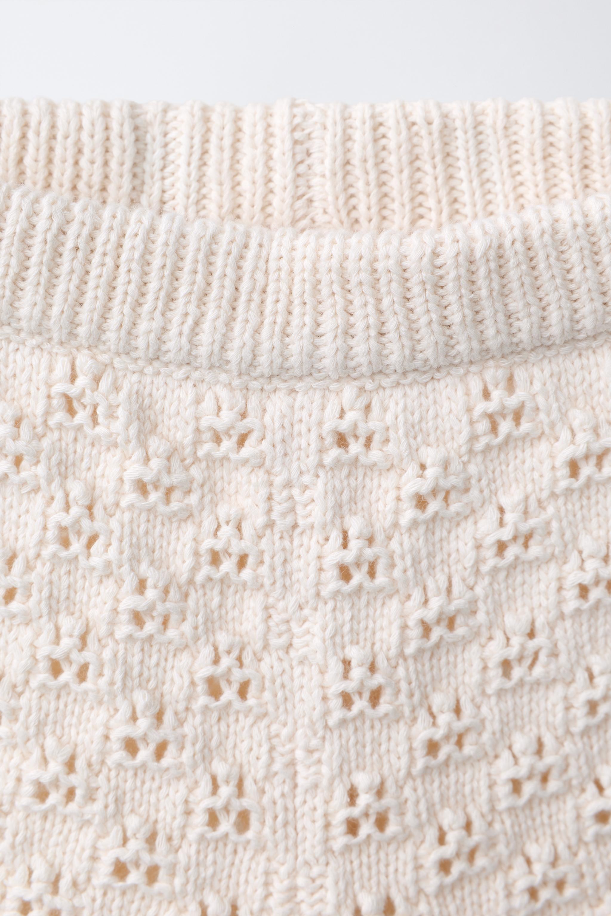 EMBROIDERED CROCHET KNIT SHORTS