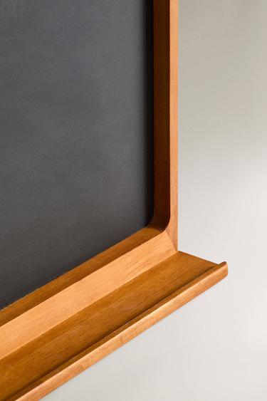 BØRNE-TAVLE I TRÆ - Brun fra Zara