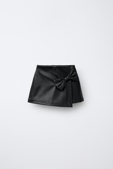 JUPE-SHORT AVEC NŒUD EN MATIÈRE SYNTHÉTIQUE - Noir de Zara