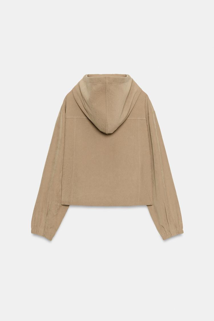 Chaqueta bomber con capucha 5