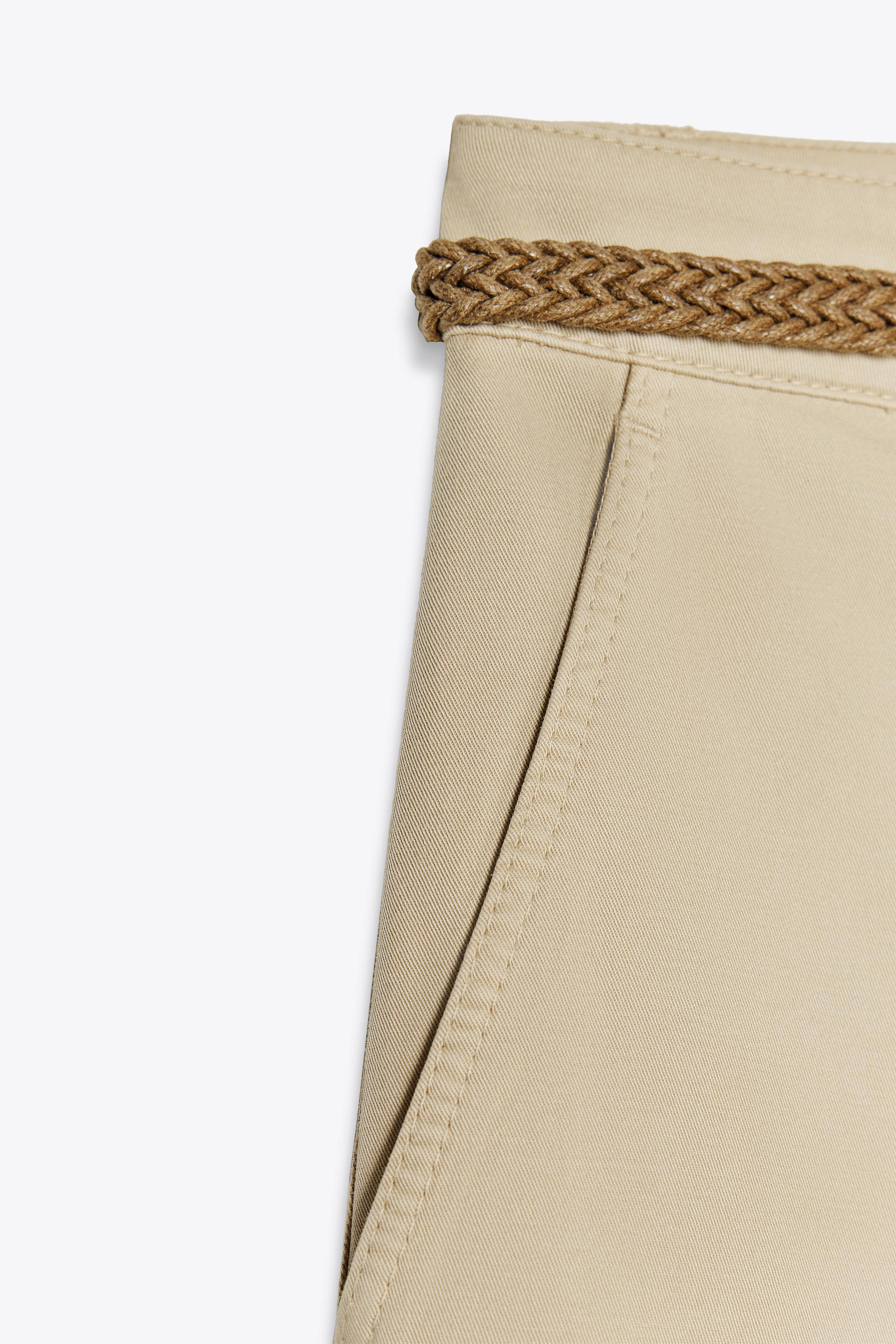 PANTALON CHINO AVEC CEINTURE TRESSÉE
