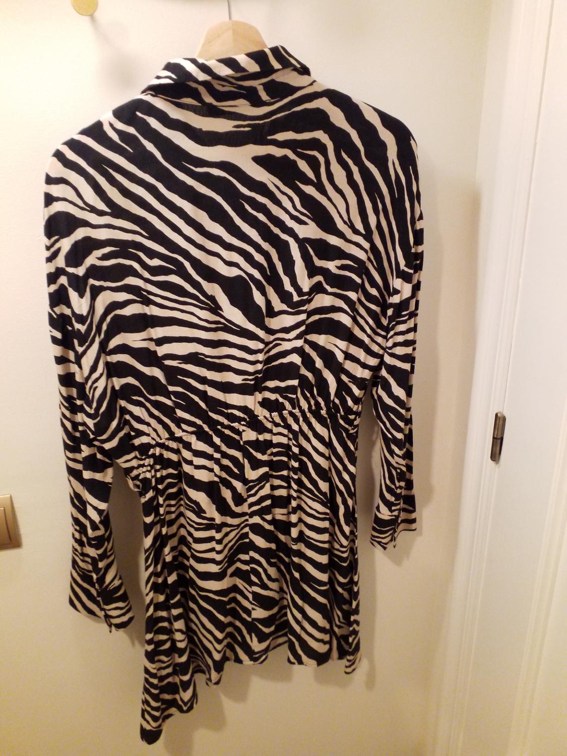 BELTED ANIMAL PRINT DRESS - Image 4