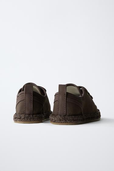 ALPARGATA CORDONES - Marrón de Zara