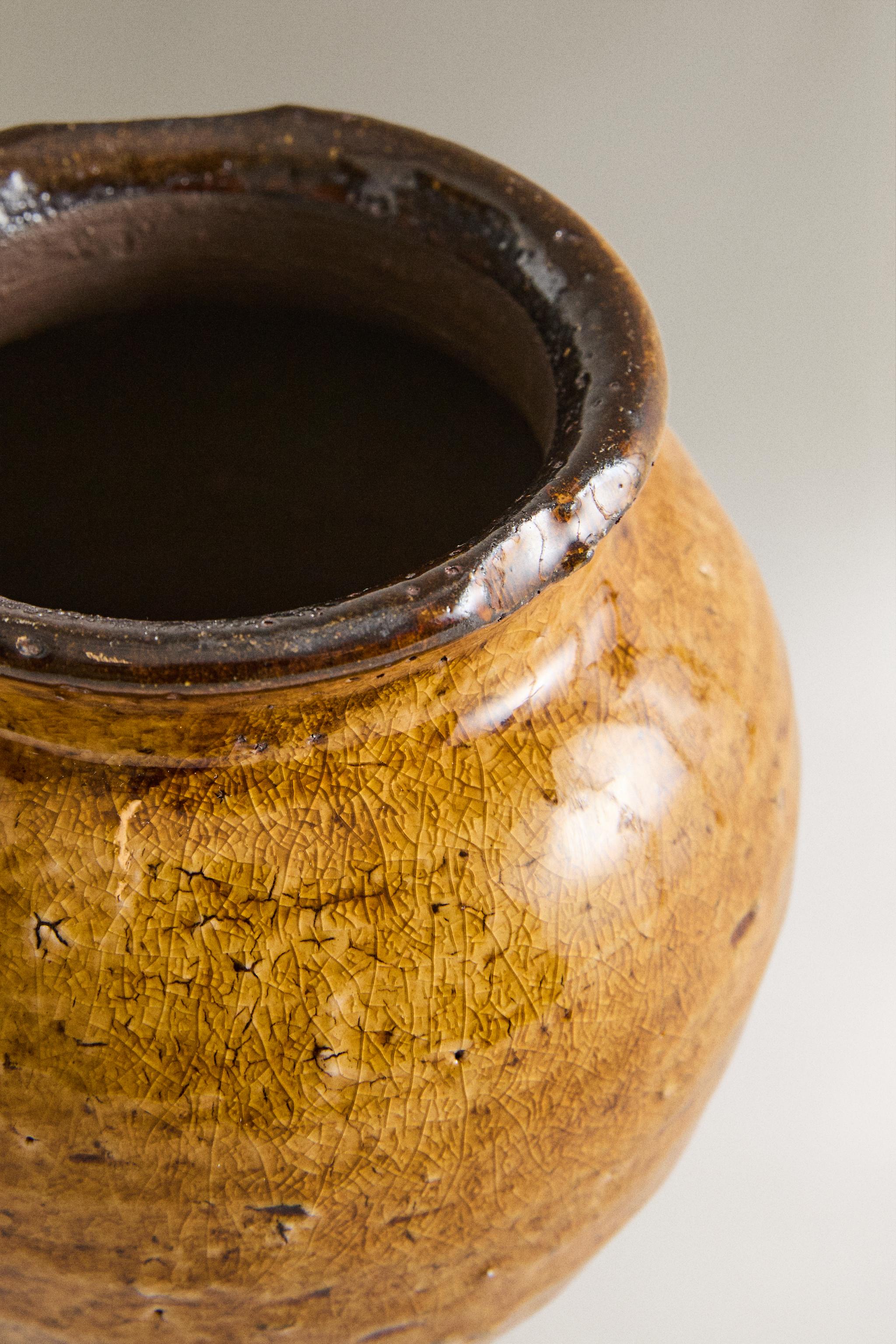 CERAMIC VASE — Mustard