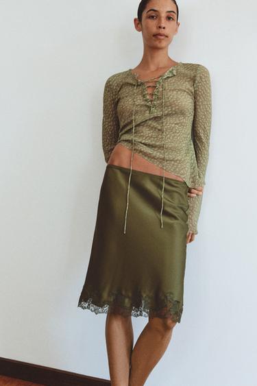 FALDA MIDI SATINADA ENCAJE - Verde de Zara