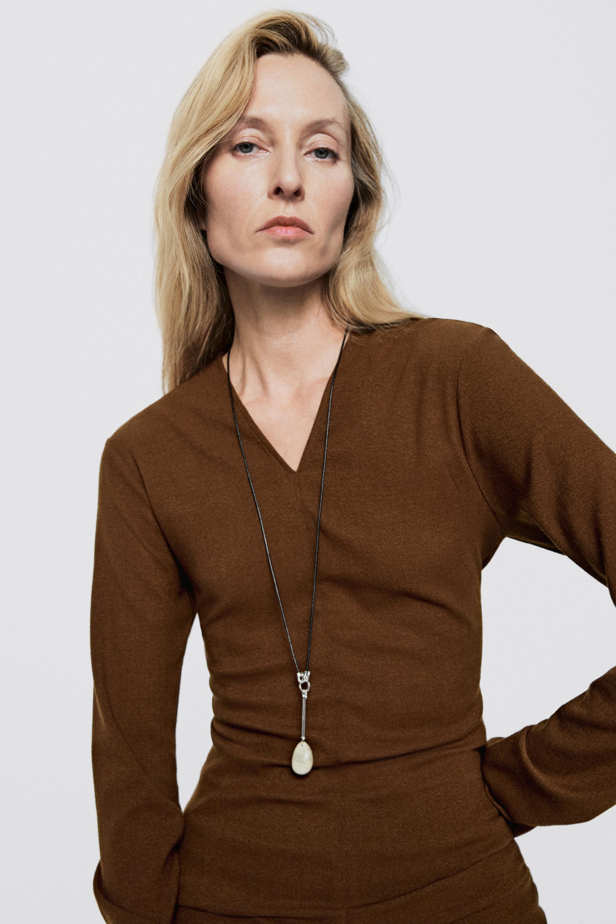 Stretch long sleeve v-neck top - LIMITED EDITION