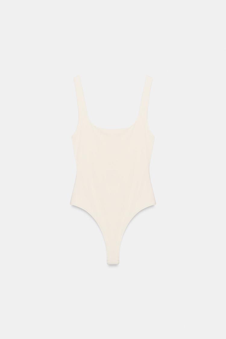 BODY DE ELASTANO CON ESCOTE CUADRADO 6