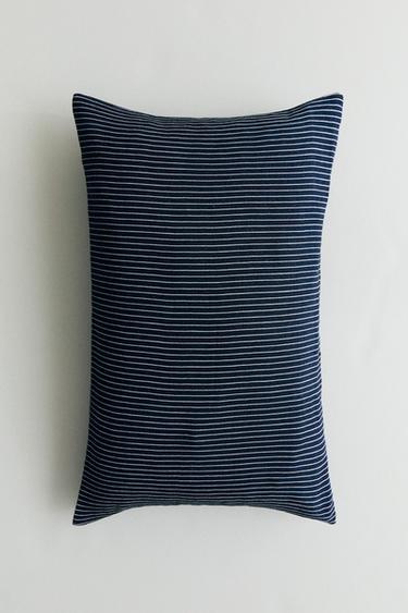 THIN STRIPE CUSHION COVER - Blue by Zara