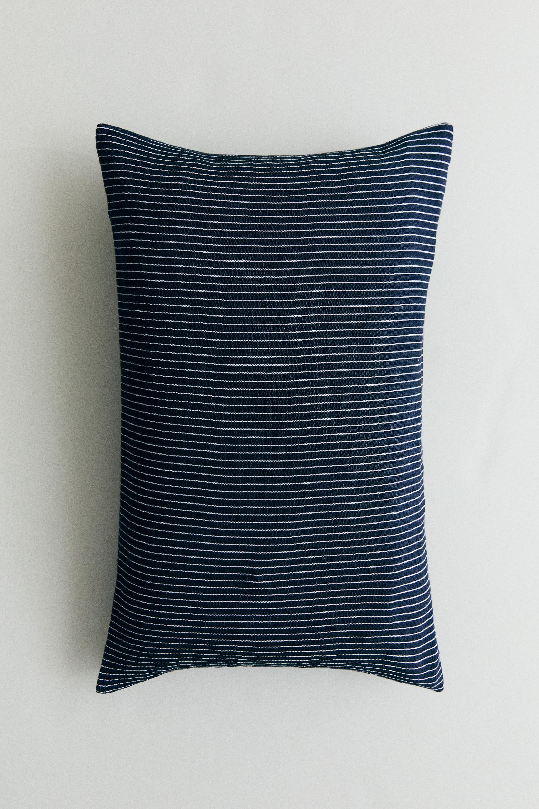 THIN STRIPE THROW PILLOW COVER